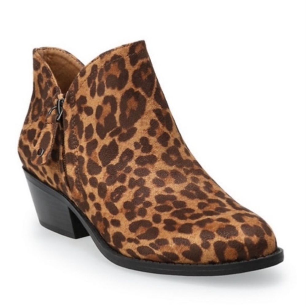 SO Angelfish Women's Leopard Ankle Boots